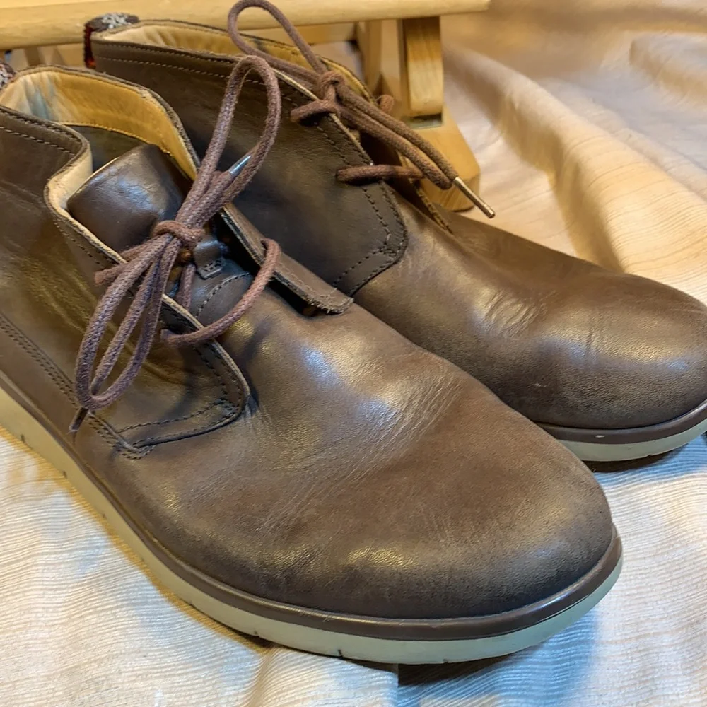 UGG soft glove leather waterproof lace up shoes